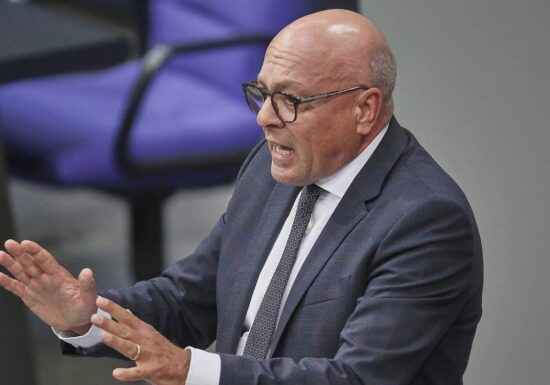 Union will Kontrolle von GEAS-Regeln durch EU-Kommission