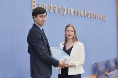 Neues Gutachten bescheinigt AfD Verfassungswidrigkeit