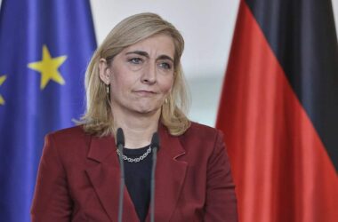 Warken will private Pflegevorsorge steuerlich fördern