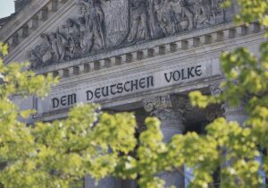 Bilger lehnt Streichung der Sommerpause ab