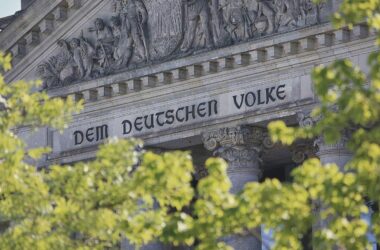 Bilger lehnt Streichung der Sommerpause ab