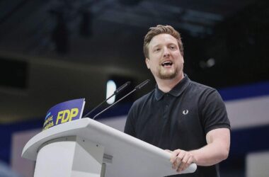 FDP-Präsidiumsmitglied Teutrine ruft Strack-Zimmermann zur Ordnung