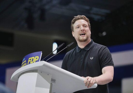 FDP-Präsidiumsmitglied Teutrine ruft Strack-Zimmermann zur Ordnung