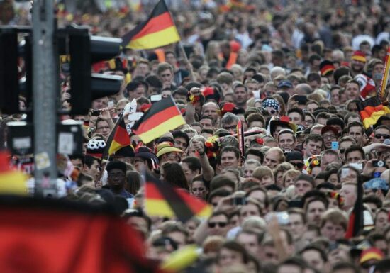 Wissenschaftler wollen zur WM "Fußballfieber" erforschen
