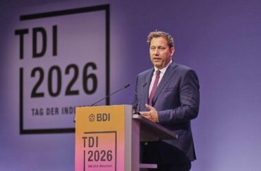 Klingbeil drängt auf "neuen Umgang" mit China