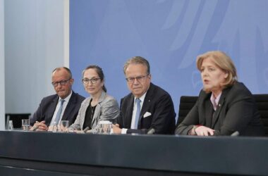 Merz will Empfehlungen der Rentenkommission komplett umsetzen