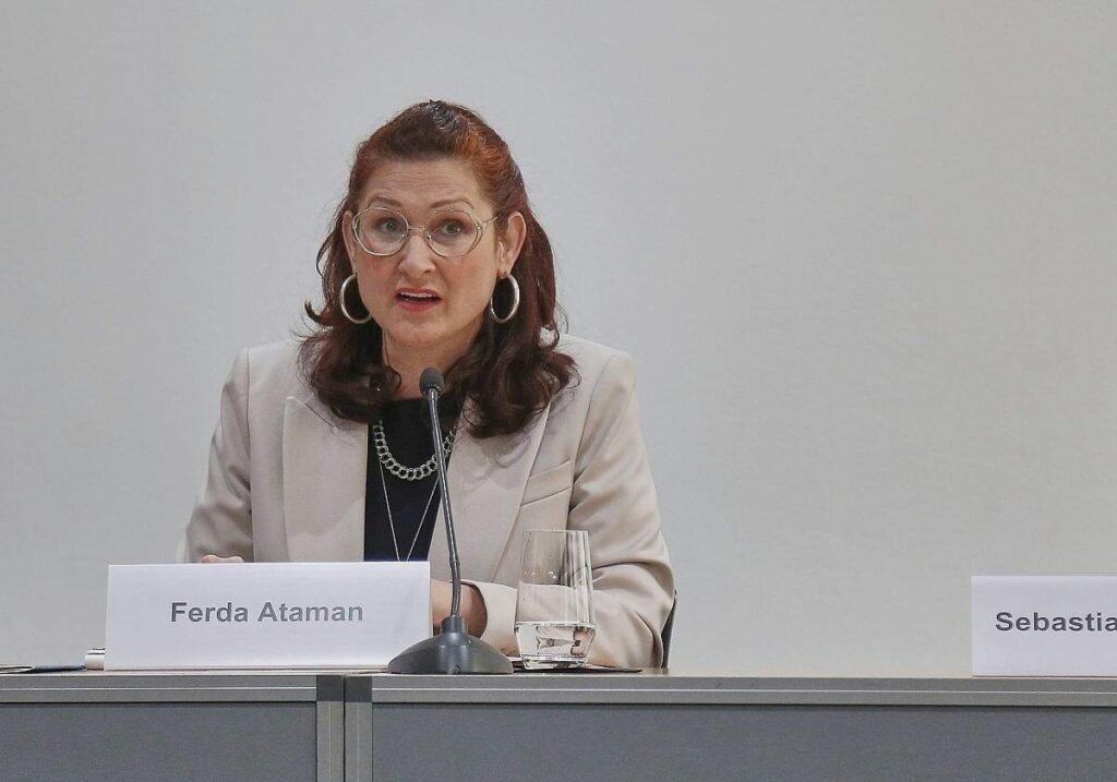 Ataman wirft Regierung Untätigkeit bei Entgelttransparenz vor
