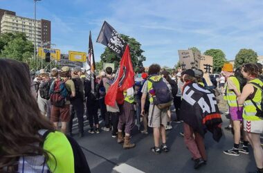 Polizei erwartet bei AfD-Parteitag gewaltbereite Linksextremisten