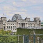 Familienunternehmer fordern Wegfall der Sommerpause
