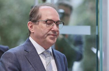 Dobrindt will Kürzung von Bürgergeld-Regelsatz
