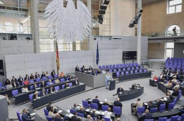 Verfassungsschützer für Prüfung der Geheimschutzpraxis im Bundestag
