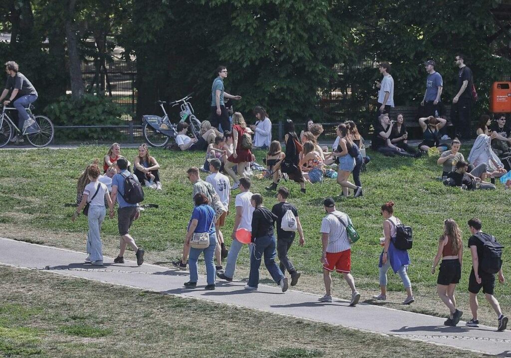 Warken mahnt besseren Hitzeschutz an