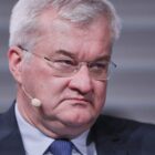 Ukrainischer Außenminister: Sonderregeln für Russen bleiben