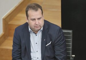 SPD-Gesundheitsminister kritisiert Pflegereform