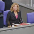 Klöckner ermahnt Bundesregierung wegen verspäteter Antworten