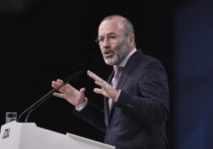 Weber unterstützt EU-Sonderstatus für Ukraine
