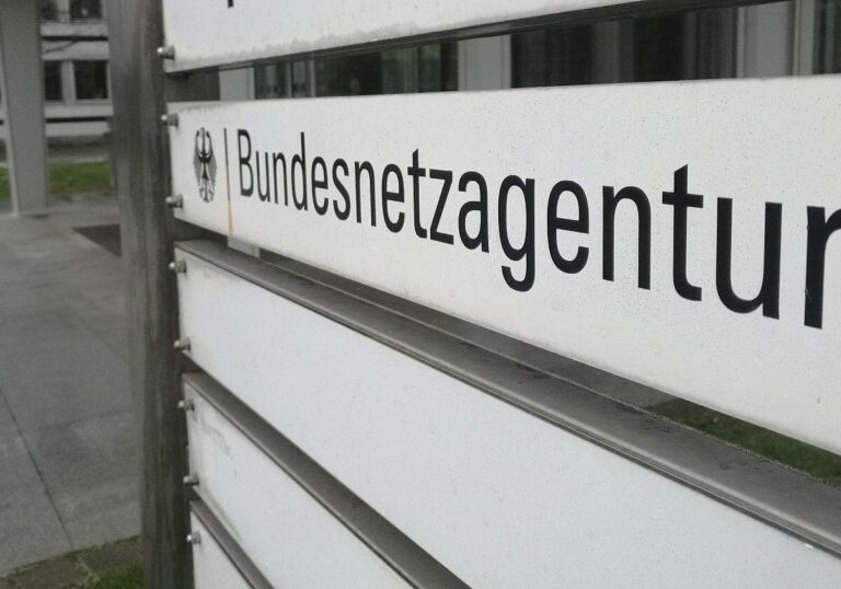 OVG stoppt Netzagentur-Verfügung zur Drosselung von "Heavy Usern"