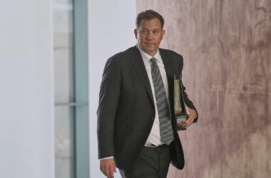 Bericht: Bundeshaushalt 2027 steht - Klingbeil nutzt Rücklage