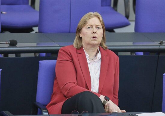 Bas kündigt hartes Vorgehen gegen Sozialleistungsmissbrauch an