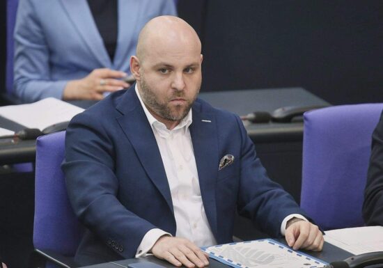 AfD-Politiker Frohnmaier verteidigt Russland-Reise