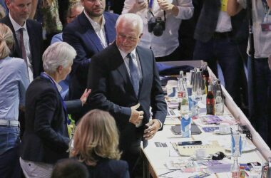 Kubicki kontert Strack-Zimmermanns Gummihammer-Tweet