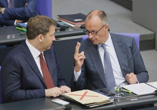 Rentenreform bringt Regierungsparteien keinen Aufschwung