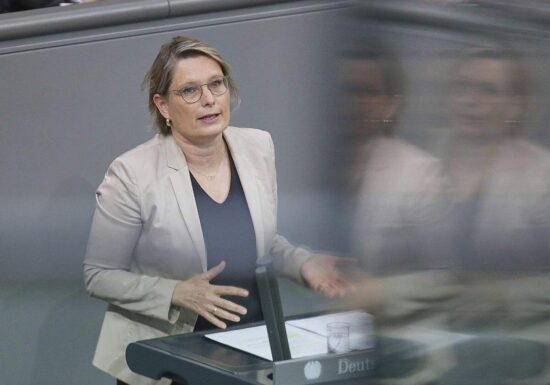Verbraucherreport: Hubig will mehr Jugendschutz im Internet