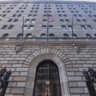 Fed lässt auch unter neuem Notenbankchef Leitzins unverändert