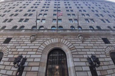 Fed lässt auch unter neuem Notenbankchef Leitzins unverändert