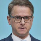 Linnemann warnt vor Belastung der Mittelschicht
