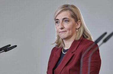 Warken will Suizidprävention mit neuem Gesetz stärken