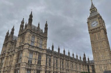 Britischer Verteidigungsminister tritt wegen Haushaltsstreit zurück