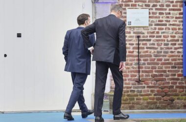Militärhistoriker Neitzel kritisiert Macron und Merz