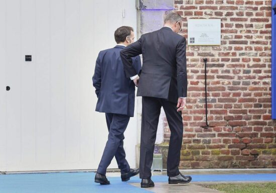 Militärhistoriker Neitzel kritisiert Macron und Merz