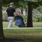 Schnitzer unterstützt mehr Vätermonate beim Elterngeld