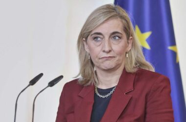 Warken signalisiert Bereitschaft zu Änderungen an Kassenreform
