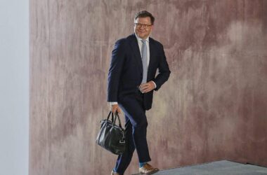 Schneider stellt sich im Streit um EU-Methanverordnung gegen Reiche