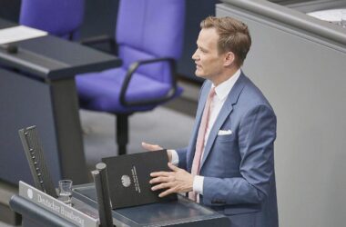 Streeck will Verbot von süßen Vape-Aromen