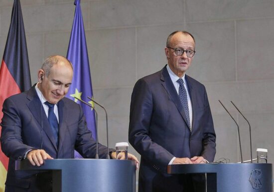 Merz telefoniert mit Armeniens Ministerpräsidenten