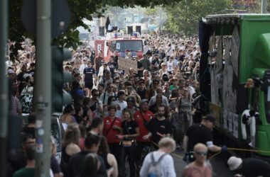 Berliner "Zug der Liebe" wegen CSD-Anschlag abgesagt