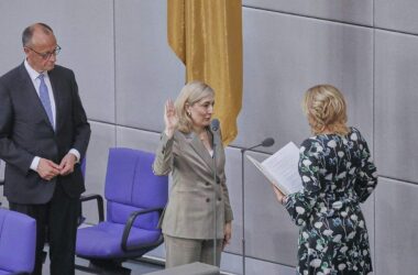 Experte: Minister-Vereidigung nach Sommerpause verfassungswidrig