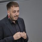 Linke kritisiert Kürzungen bei Demokratieförderung