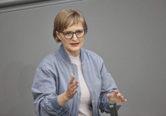 Grüne werfen Regierung mutlose Reformen vor