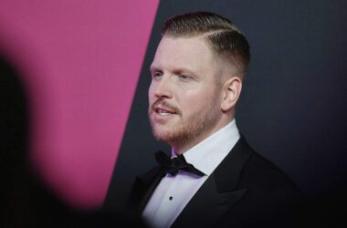 Finch bleibt auf Platz eins der Album-Charts