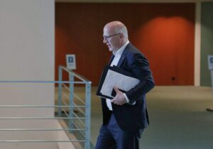 Nach Wegner-Rückzug: Krach schließt Koalition mit CDU nicht aus