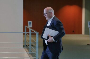 Nach Wegner-Rückzug: Krach schließt Koalition mit CDU nicht aus