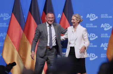 Weidel und Chrupalla schwören AfD auf Regierungsverantwortung ein
