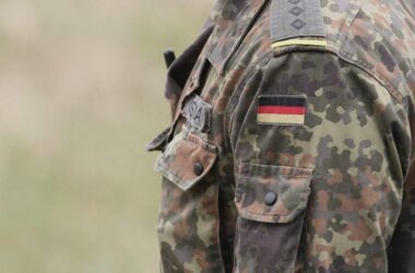 Hunderte Soldaten wechseln in Rüstungsindustrie