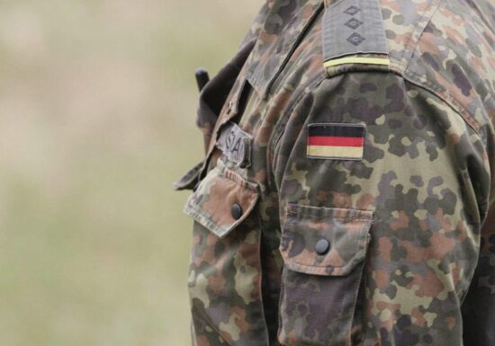 Hunderte Soldaten wechseln in Rüstungsindustrie