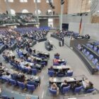 Bundestag stimmt für Krankenkassen-Sparpaket